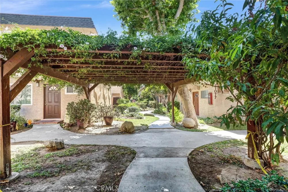 17061 Roscoe Boulevard #2 Northridge, CA 91325