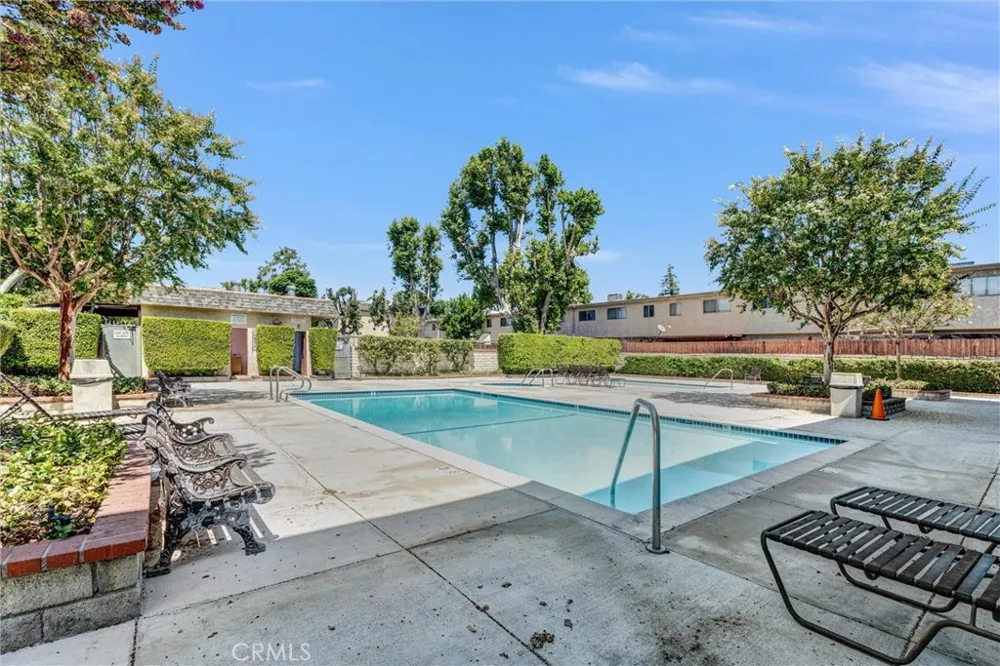 17061 Roscoe Boulevard #2 Northridge, CA 91325