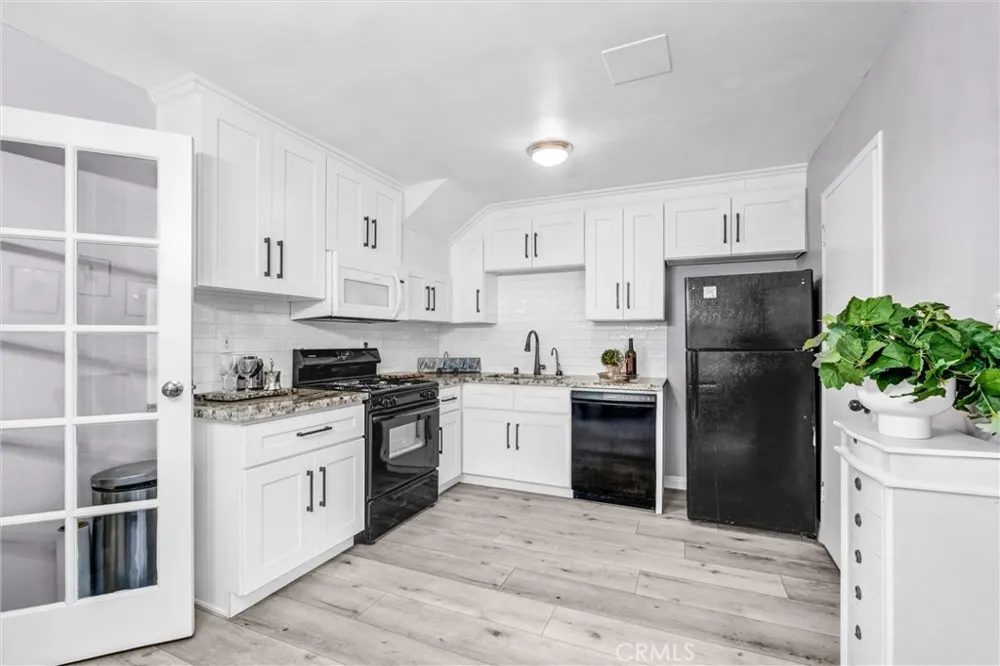 17061 Roscoe Boulevard #2 Northridge, CA 91325