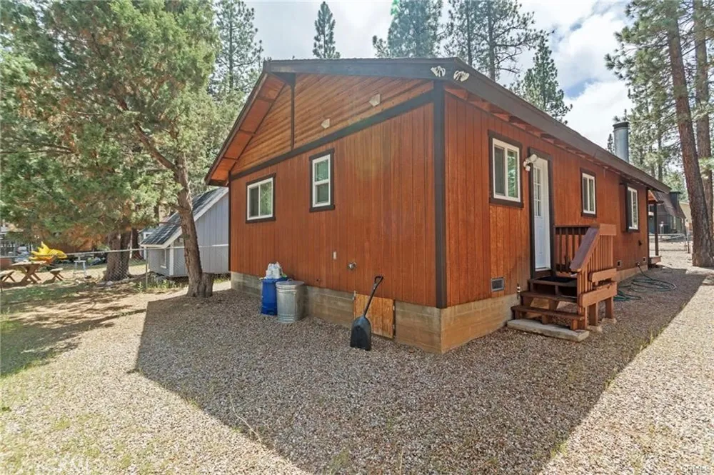 2051 6th Big Bear City, CA 92314