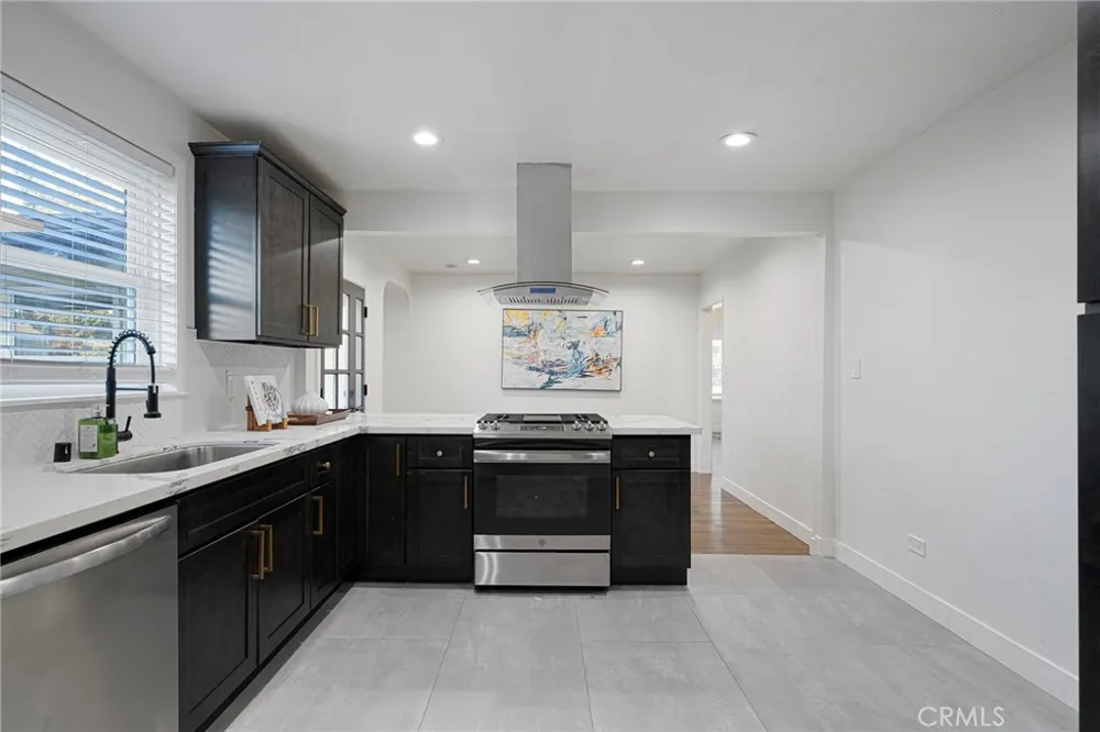 1526 White Avenue Pomona, CA 91768
