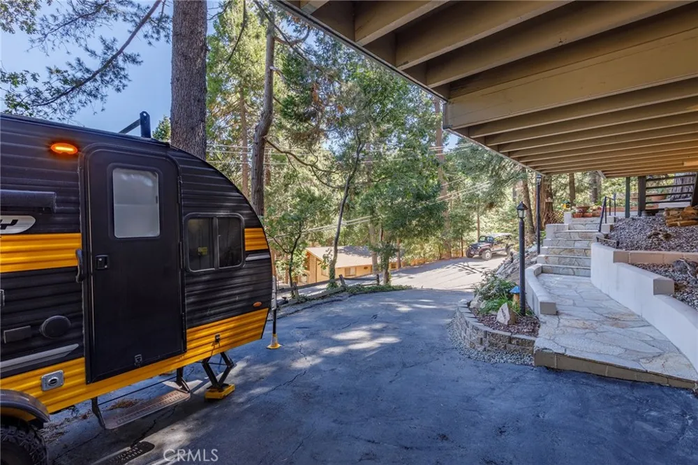 24611 Valle Drive Crestline, CA 92325