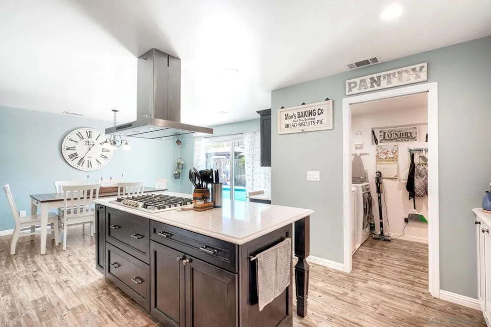 12731 Soule Poway, CA 92064