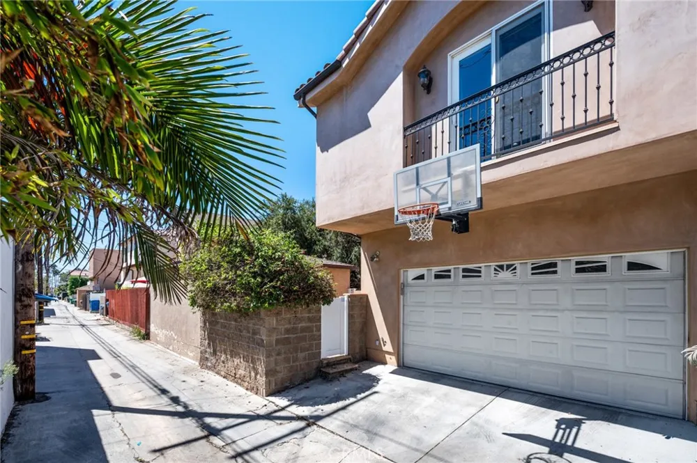 132 Park Long Beach, CA 90803