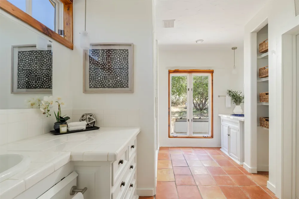 901 Old Red Ranch Road Dripping Springs, TX 78620