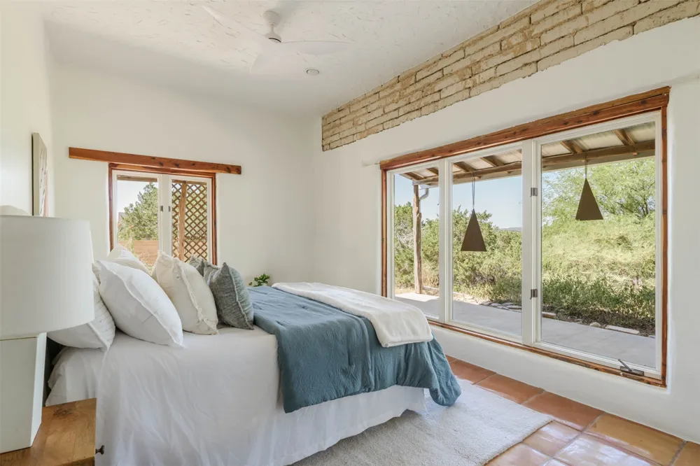 901 Old Red Ranch Road Dripping Springs, TX 78620