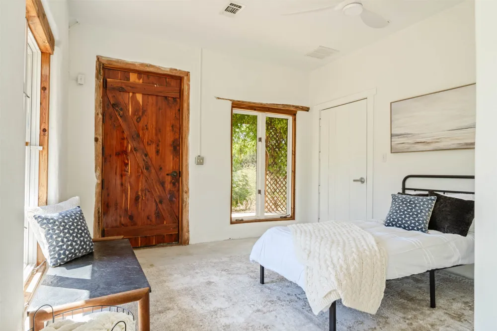 901 Old Red Ranch Road Dripping Springs, TX 78620