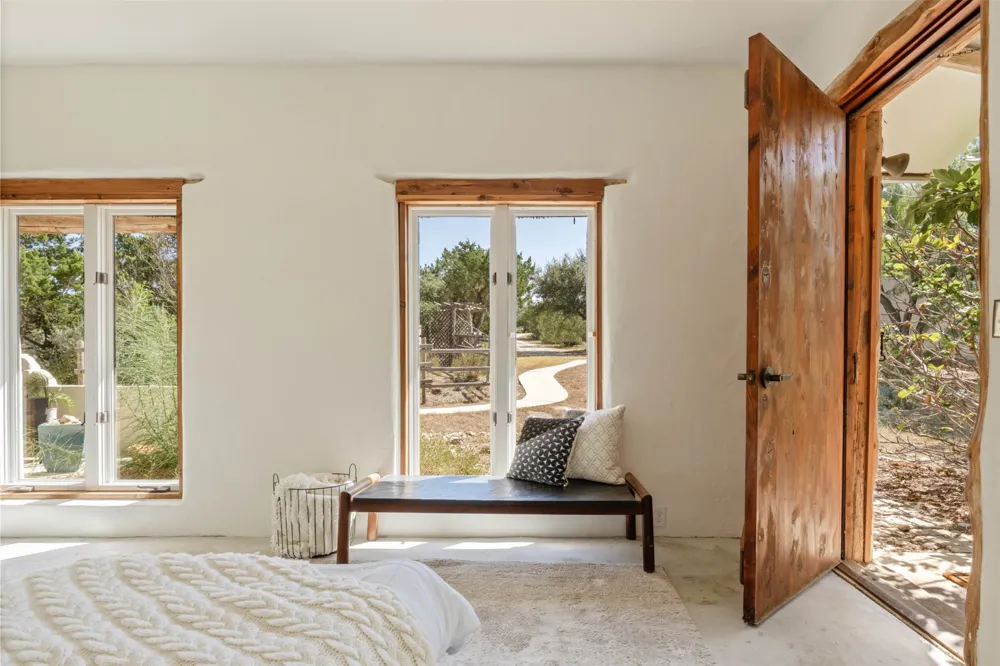 901 Old Red Ranch Road Dripping Springs, TX 78620