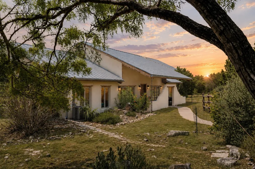 901 Old Red Ranch Road Dripping Springs, TX 78620