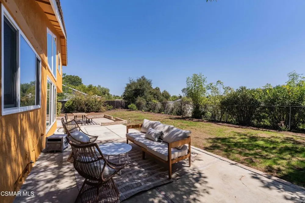 688 Velarde Drive Thousand Oaks, CA 91360