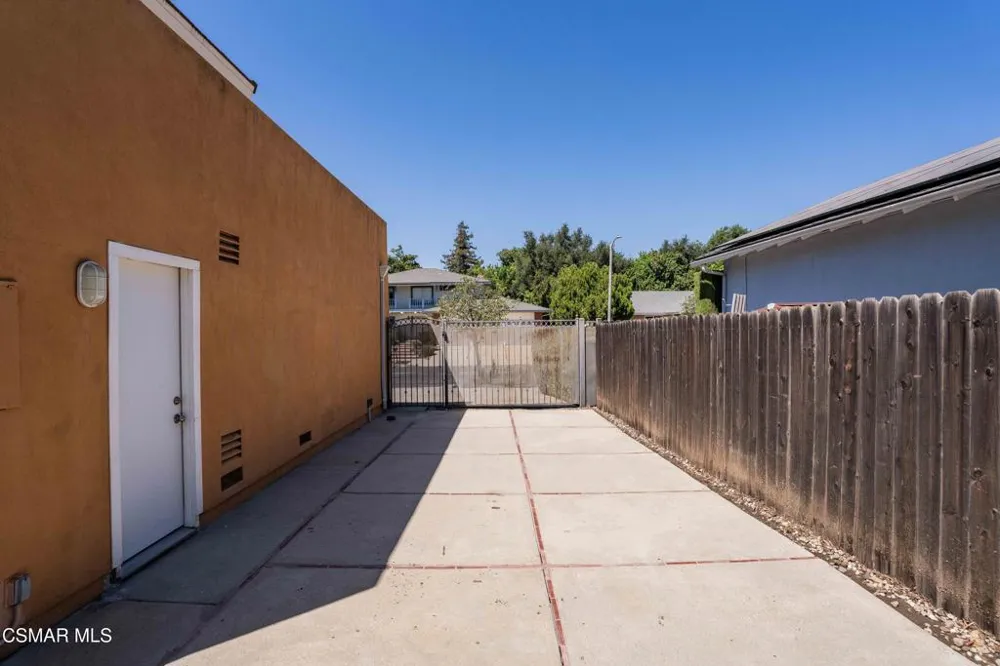 688 Velarde Drive Thousand Oaks, CA 91360
