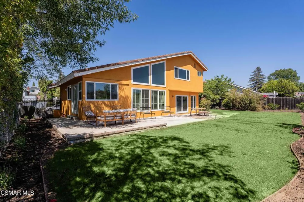 688 Velarde Drive Thousand Oaks, CA 91360