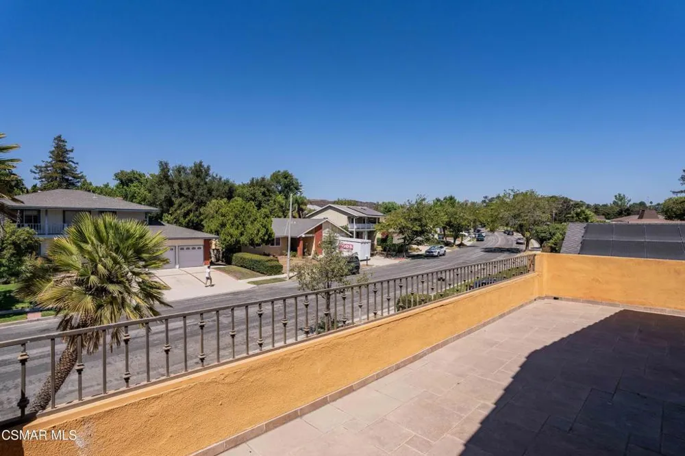 688 Velarde Drive Thousand Oaks, CA 91360