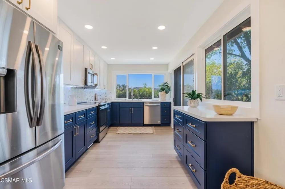 688 Velarde Drive Thousand Oaks, CA 91360