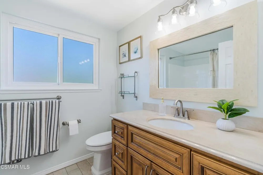 688 Velarde Drive Thousand Oaks, CA 91360
