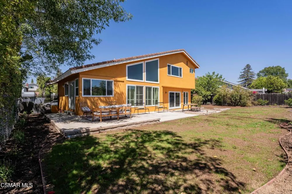 688 Velarde Drive Thousand Oaks, CA 91360