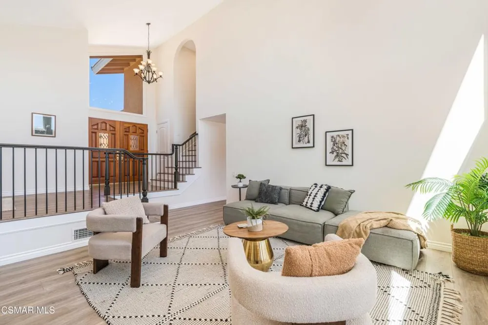 688 Velarde Drive Thousand Oaks, CA 91360