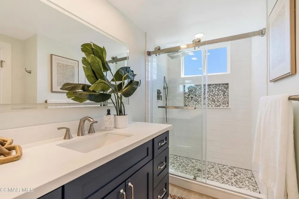 688 Velarde Drive Thousand Oaks, CA 91360