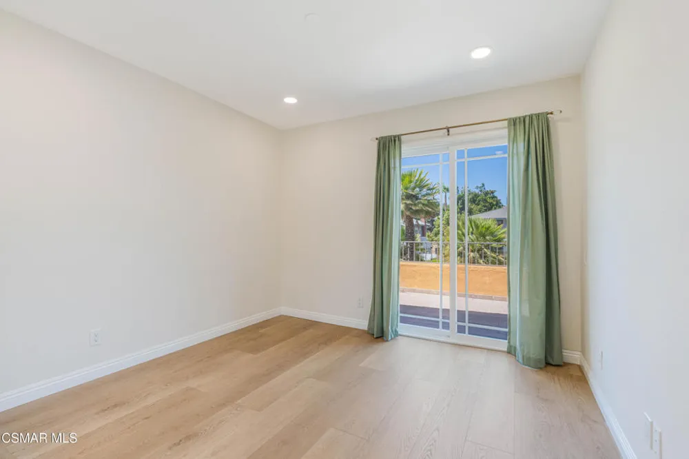 688 Velarde Drive Thousand Oaks, CA 91360