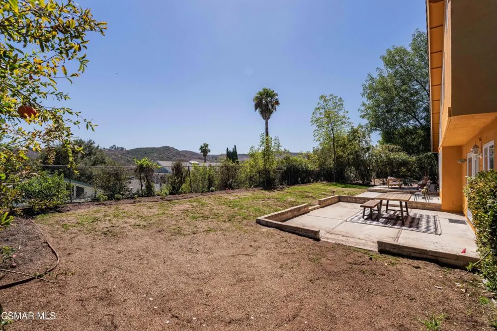 688 Velarde Drive Thousand Oaks, CA 91360