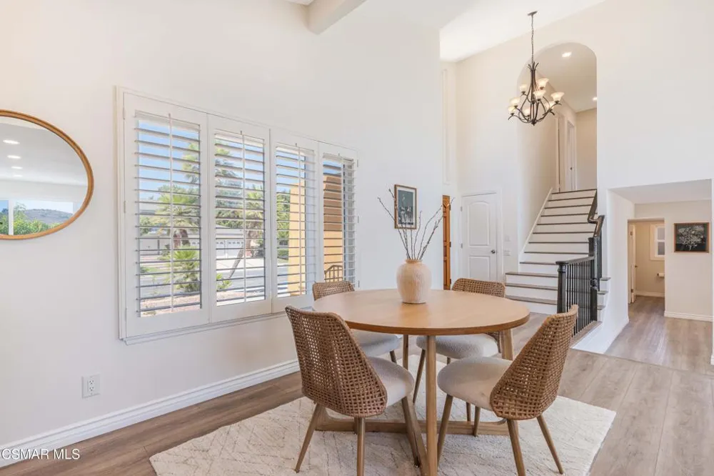 688 Velarde Drive Thousand Oaks, CA 91360