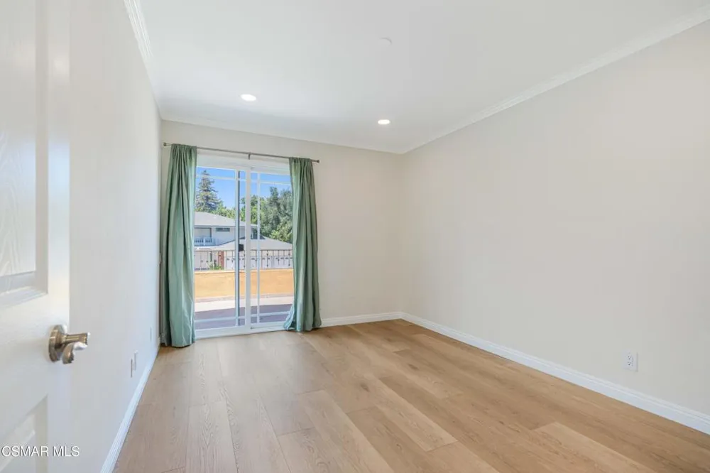 688 Velarde Drive Thousand Oaks, CA 91360