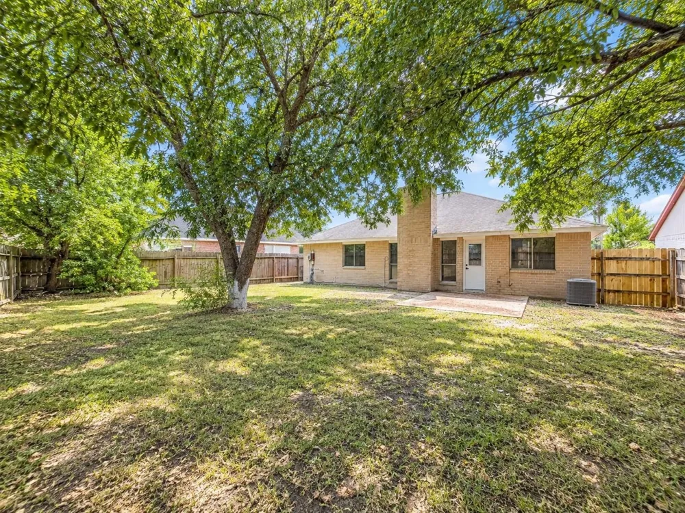 7610 Western Oak Lane Houston, TX 77040