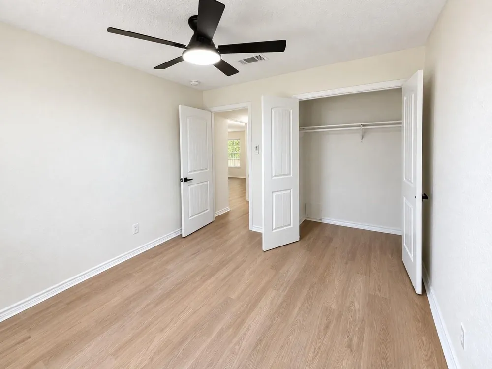 7610 Western Oak Lane Houston, TX 77040