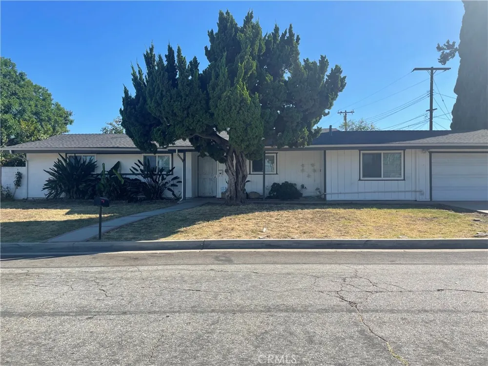 15688 Senadale Hacienda Heights, CA 91745