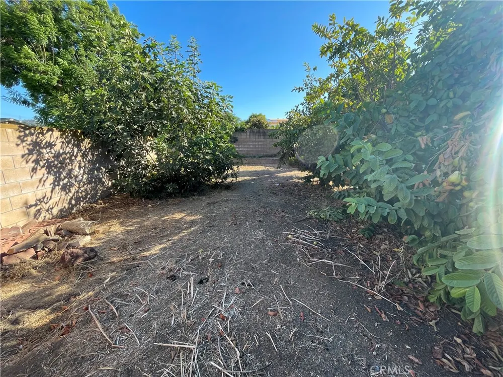 15688 Senadale Hacienda Heights, CA 91745