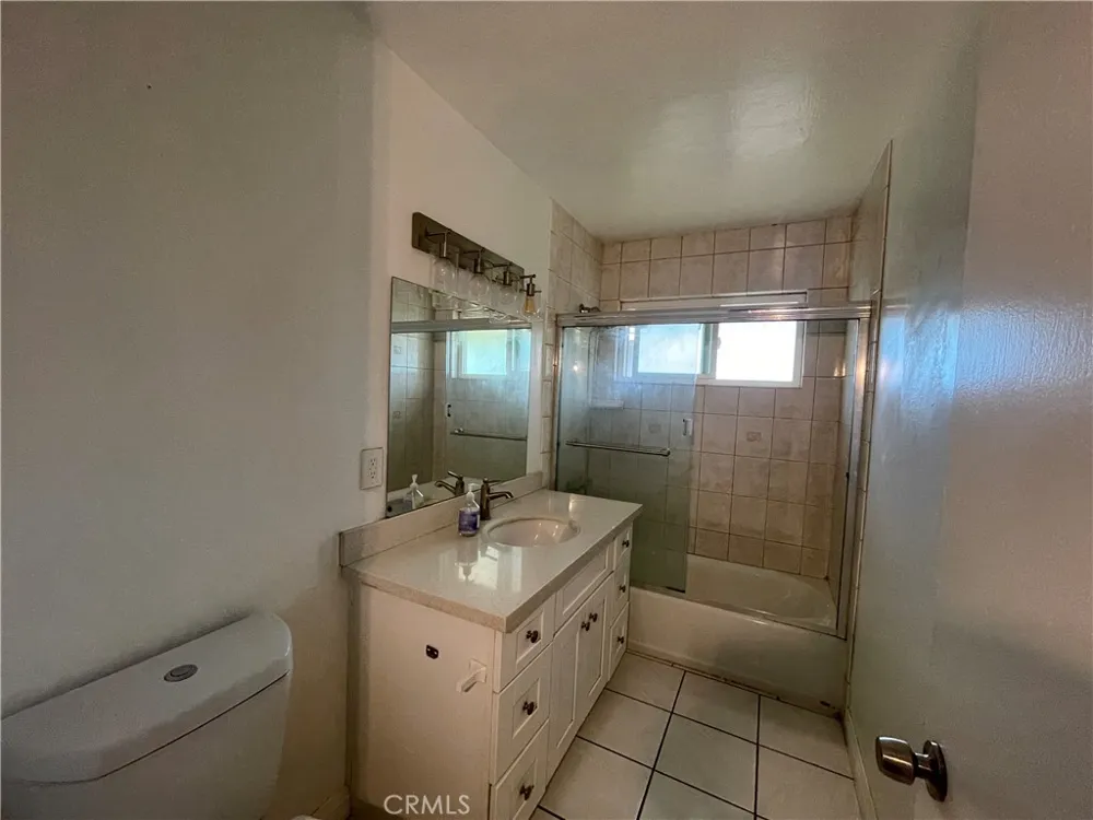 15688 Senadale Hacienda Heights, CA 91745