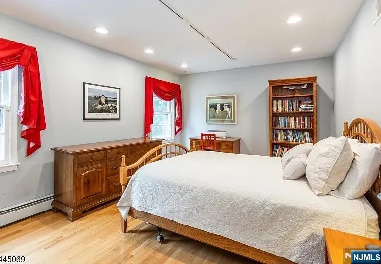 81 Poplar Drive Hanover Township, NJ 07950