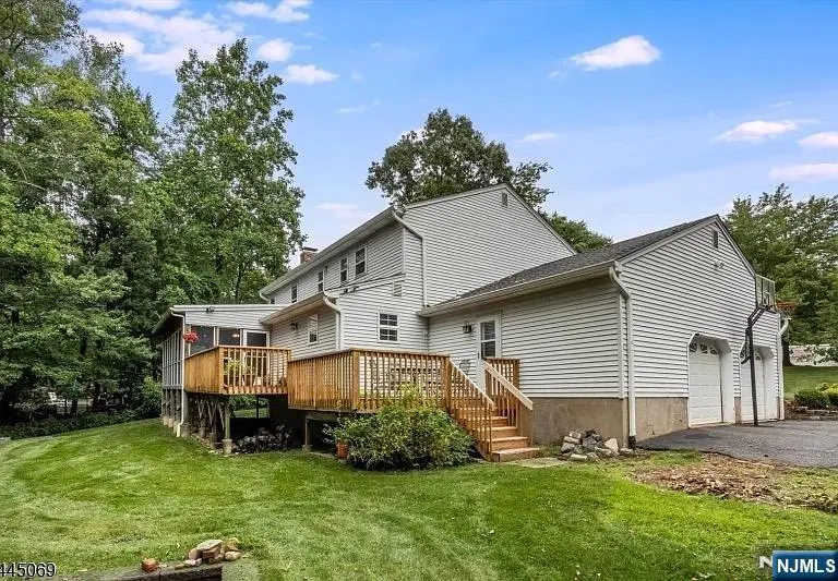 81 Poplar Drive Hanover Township, NJ 07950