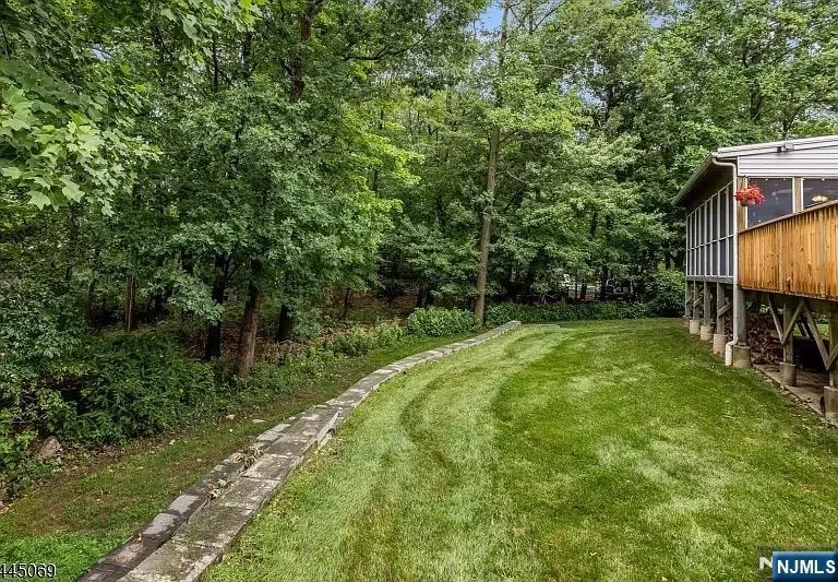 81 Poplar Drive Hanover Township, NJ 07950