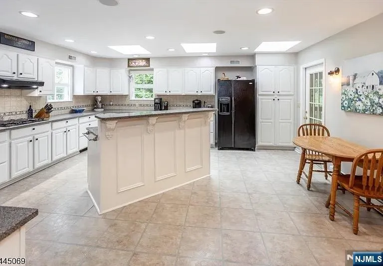 81 Poplar Drive Hanover Township, NJ 07950