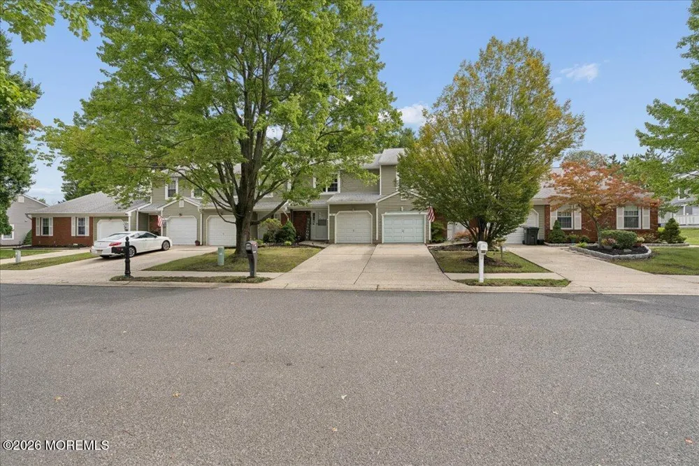 70 Oak Lane Eatontown, NJ 07724