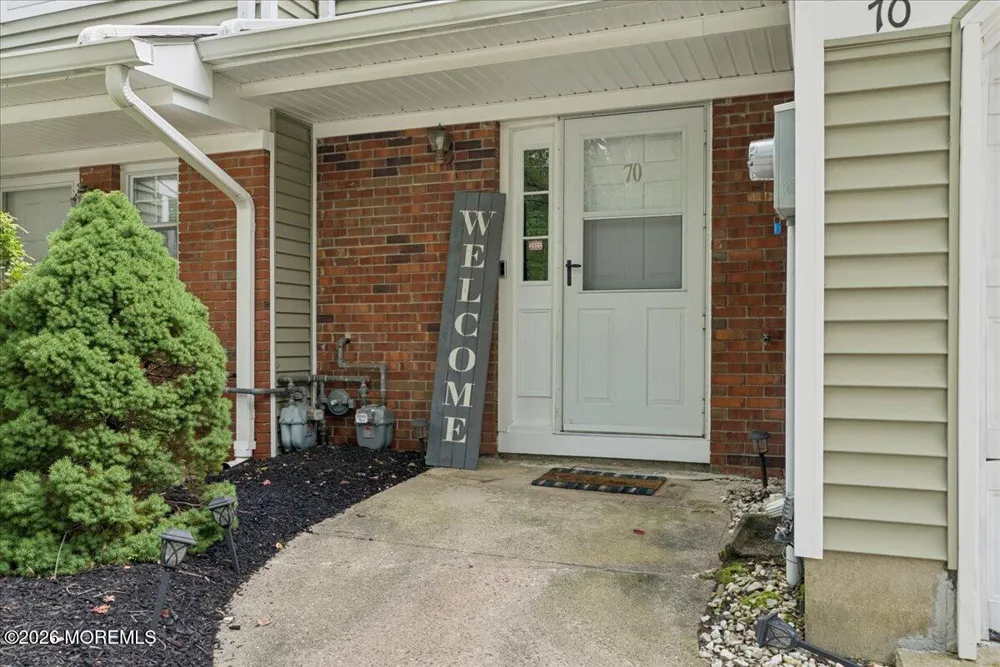 70 Oak Lane Eatontown, NJ 07724