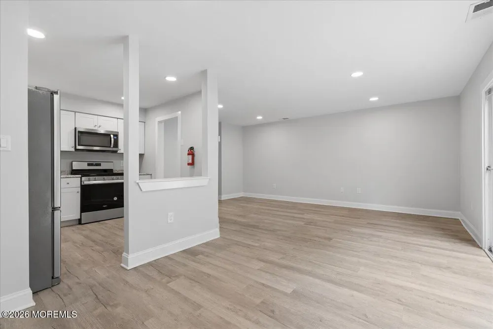 70 Oak Lane Eatontown, NJ 07724