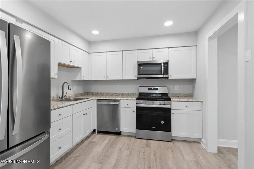 70 Oak Lane Eatontown, NJ 07724