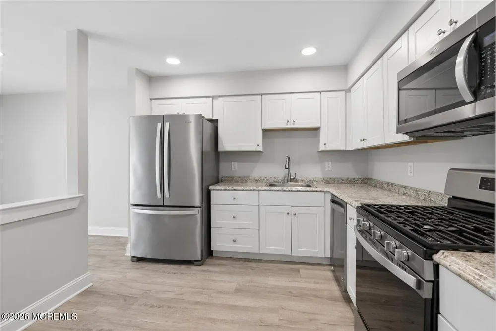 70 Oak Lane Eatontown, NJ 07724