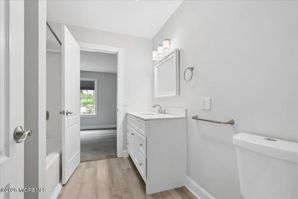 70 Oak Lane Eatontown, NJ 07724