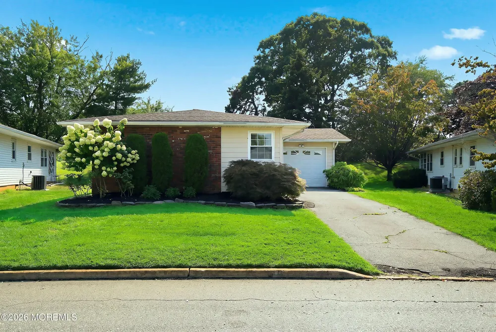 56 Tony Court Brick, NJ 08724
