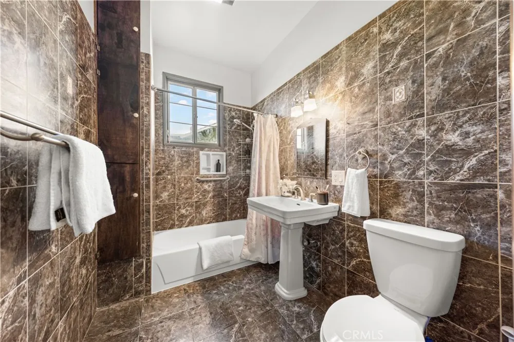1147 S Westlake Avenue Los Angeles, CA 90006