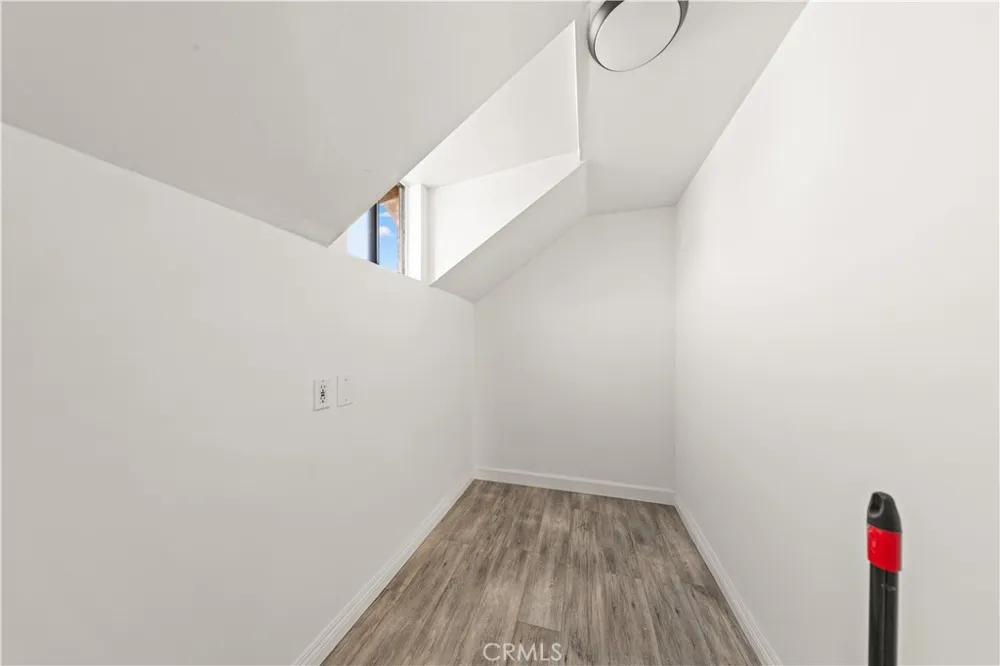 1147 S Westlake Avenue Los Angeles, CA 90006