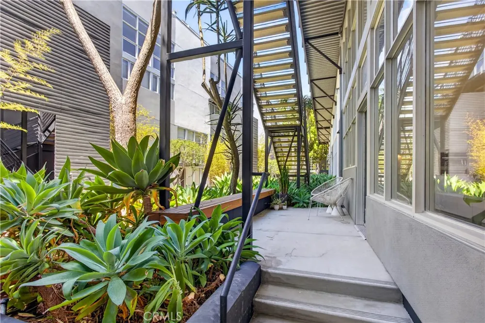 1037 Laurel Avenue #1 West Hollywood, CA 90046