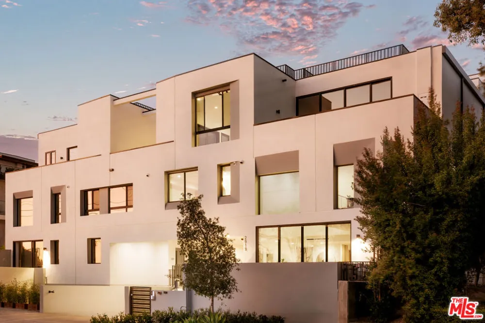2919 Waverly #101 Los Angeles, CA 90039