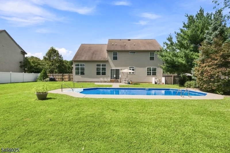 133 Charles St Franklin, NJ 08873