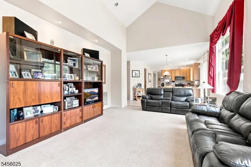 133 Charles St Franklin, NJ 08873