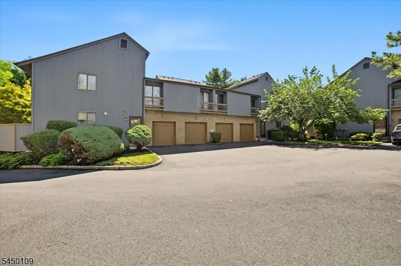 132 Bayberry Row Ondo Bernards, NJ 07920