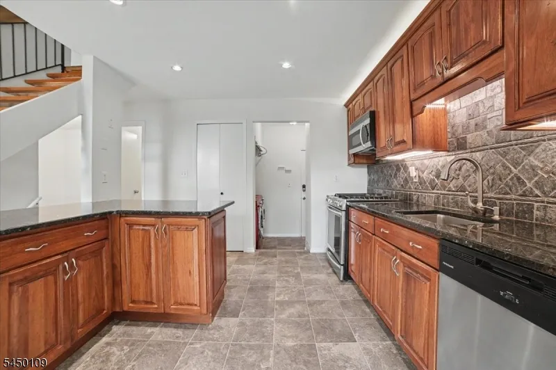 132 Bayberry Row Ondo Bernards, NJ 07920